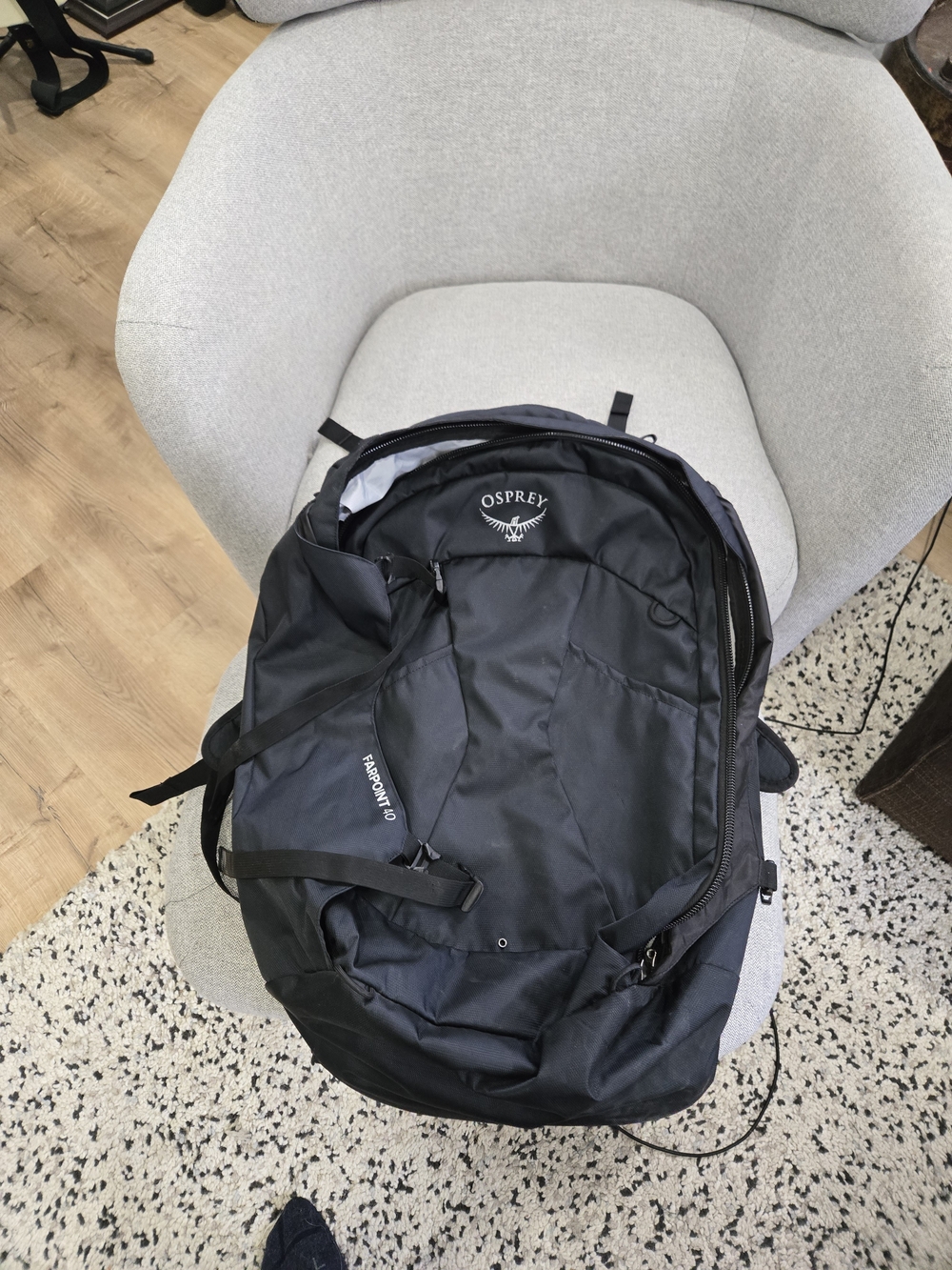 OSPREY Black Travel Backpack Farpoint 40